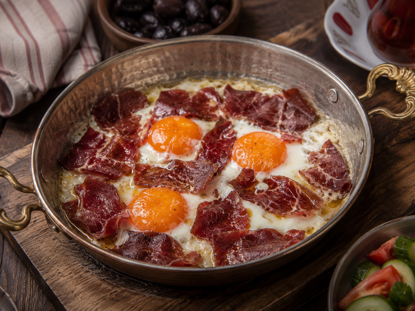 Pastırmalı Yumurta tarifi